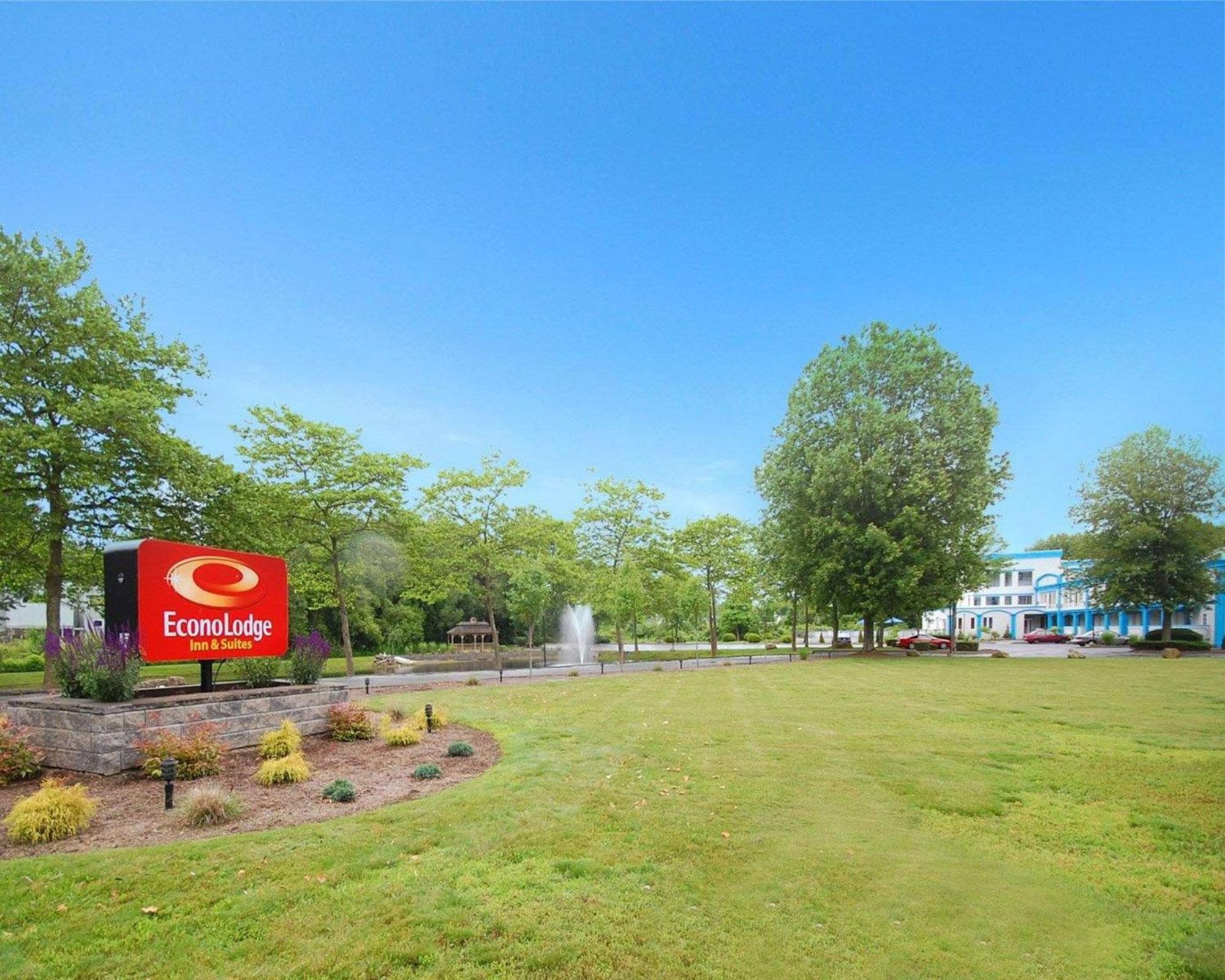 Econo Lodge Inn & Suites Old Saybrook - Westbrook Buitenkant foto